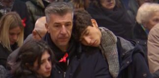 “Ci ha travolto un tempesta terribile e anche adesso questa pioggia di dolore sembra non finire mai, ci siamo bagnati e infreddoliti, ma ringrazio chi ci ha scaldato con il suo abbraccio, grazie per il vostro sostegno”