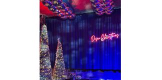 «Il Natale salverà il mondo»: “Christmas Town” saluta così all’ingresso i suoi visitatori: centinaia, anzi migliaia di famiglie che venerdì hanno letteralmente invaso i viali addobbati a festa de “Le Ciminiere” di Catania, tra luminarie, elfi, renne, allestimenti instagrammabili, caramelle, zucchero filato, personaggi delle fiabe e tanta tantissima musica, con una playlist a tema che ha reso l’atmosfera magica e festosa