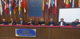 Presenti il sindaco Federico Basile, il vicesindaco Salvatore Mondello, l’assessore alla Protezione Civile Massimiliano Minutoli, il presidente del Consiglio comunale Nello Pergolizzi e il direttore generale Salvo Puccio è stato presentato oggi a palazzo Zanca il nuovo comandante del Corpo di Polizia municipale di Messina Maurizio Cannavò