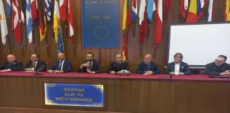 Presenti il sindaco Federico Basile, il vicesindaco Salvatore Mondello, l’assessore alla Protezione Civile Massimiliano Minutoli, il presidente del Consiglio comunale Nello Pergolizzi e il direttore generale Salvo Puccio è stato presentato oggi a palazzo Zanca il nuovo comandante del Corpo di Polizia municipale di Messina Maurizio Cannavò