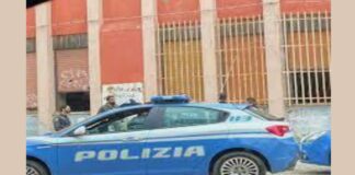 A poco più di un mese dall’Operazione Acquabona che ha inferto un duro colpo ad una delle più note piazze di spaccio della Città di Crotone con l’esecuzione di dodici misure cautelari, tre degli indagati sono stati ristretti agli arresti domiciliari dai poliziotti della Squadra Mobile