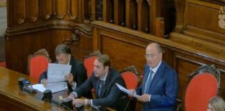 «Dopo il grande lavoro fatto ieri all’Ars, con i lavori d’Aula che si sono protratti sino a tarda ora, la legge di Stabilità regionale del 2024 è ormai sostanzialmente chiusa, grazie all’approvazione della gran parte degli articoli che la compongono e con la conferma dell’impostazione politico-economica data dal governo regionale al disegno di legge: Un’impostazione che prosegue nel creare tutte quelle condizioni per nuovi investimenti nell’Isola già messe in campo dall’avvio della legislatura… e i primi risultati si vedono, così come afferma Unioncamere Sicilia… in un anno le nuove aziende nell’Isola sono 34mila, con 15mila nuovi addetti… dati che fanno il paio con quelli diffusi qualche settimana fa dalla Cgia di Mestre sul Pil del 2023… l’Isola non solo ha ripreso a crescere, recuperando il gap accumulato durante l’era Covid, ma si è portata in vantaggio segnando un rialzo pari al +1,12%, con un ritmo di produttività di gran lunga superiore ad alcune Nazioni, come la Germania e la Francia, da sempre locomotive dell’Europa»