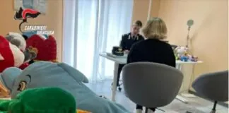 I carabinieri della Stazione di Siracusa Principale hanno arrestato un 48enne per maltrattamenti in famiglia: l’uomo, originario dello Sri Lanka, è gravemente indiziato di aver maltrattato la moglie e le due figlie, conviventi, con ripetute percosse, minacce e ingiurie