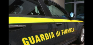 I Finanzieri del Comando Provinciale di Reggio Calabria, a seguito di un controllo ad un esercizio commerciale, hanno sequestrato quasi 2 quintali e mezzo di artifizi pirotecnici detenuti in violazione delle previste norme di pubblica sicurezza e 600 luminarie prive dei prescritti requisiti