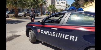 I carabinieri di Trapani hanno arrestato due giovani di 25 anni ritenuti gli autori di una rapina ai danni di un anziano che aveva prelevato 300 euro dall’Atm di via Piersanti Mattarella