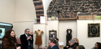 “Agata e la Santità della Donna” questo è il nome dell’evento dedicato alla Santa Protettrice di Catania: una mostra di abiti, pittura e fotografia organizzata dal comitato civico Catania Rialzati e dall’associazione culturale Cesare Masi che resterà aperta al pubblico fino al 5 febbraio presso la sede di via Etnea 305 a Gravina di Catania