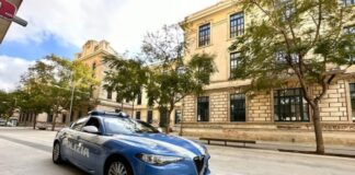 Nella giornata di mercoledì 17 gennaio il personale del Commissariato di P.S. di Vittoria, ha proceduto all’arresto di un trentanovenne, destinatario di un ordine per la carcerazione emesso dalla Procura della Repubblica presso il Tribunale di Ragusa, per scontare la pena complessiva di anni 4 di reclusione a seguito di condanna definitiva