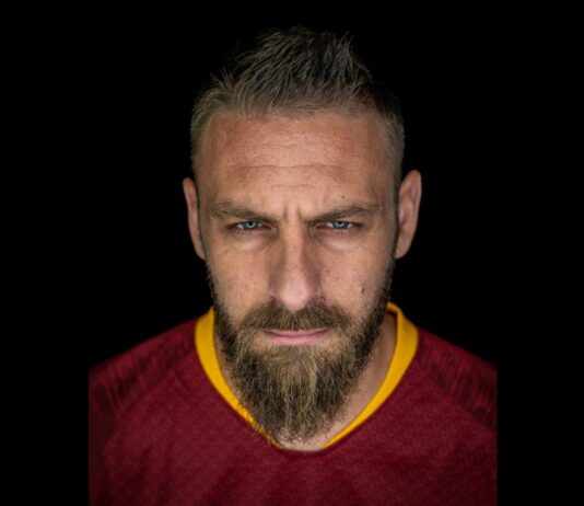 L’AS Roma è lieta di annunciare che Daniele De Rossi è stato nominato nuovo Responsabile Tecnico della Prima Squadra fino al 30 giugno 2024: dopo 18 anni da calciatore giallorosso, De Rossi ritornerà nel ruolo di allenatore e farà il suo esordio sulla nostra panchina nella sfida di campionato contro il Verona di sabato pomeriggio all’Olimpico