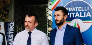 Agli amici ha raccontato che il revolver che aveva a Capodanno gli è scivolato dalla tasca nonostante le testimonianze che dicono il contrario