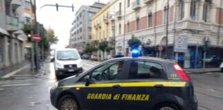 L’operazione “Impasse”, condotta nel 2022 dalla Distrettuale antimafia di Messina, ha concluso la sua fase preliminare con 47 condanne e 8 assoluzioni, totalizzando quasi 500 anni di carcere inflitti a 55 imputati coinvolti in un massiccio traffico di sostanze stupefacenti tra la Calabria e la Sicilia