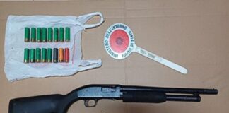 Agenti della Squadra Mobile e del Commissariato di P.S. di Priolo Gargallo sono intervenuti nei giorni scorsi in contrada Mostringiano ove, poco prima, erano stati segnalati colpi d’arma da fuoco nei pressi di un immobile in disuso