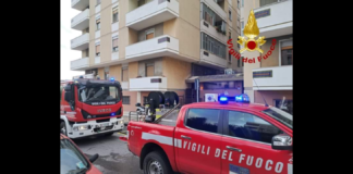 Verso le ore 13.00 di oggi 02 gennaio 2024, i Vigili del Fuoco del Comando di Messina sono intervenuti per un incendio divampato all’interno di un appartamento posto al secondo piano di uno stabile sito in via Antonino Bonsignore, al civico 24