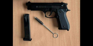 Continua senza sosta la quotidiana azione messa in atto nei giorni scorsi dai poliziotti della Polizia di Stato, per il contrasto al fenomeno della vendita e del consumo di sostanze stupefacenti: nell’ambito di specifici controlli gli agenti delle Volanti della Questura di Siracusa hanno arrestato un uomo