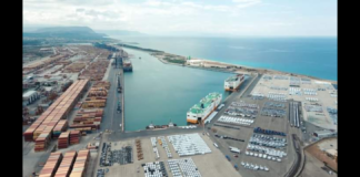 Il personale della Polizia di Stato in servizio presso il Commissariato di P.S. di Gioia Tauro, con l’ausilio dell’Interpol, del Servizio Cooperazione Internazionale di Polizia, del Servizio Polizia Stradale, della Squadra di Polizia Giudiziaria del Compartimento Polizia Stradale di Catanzaro, della Sottosezione Autostradale di Palmi, dell’Agenzia delle Dogane e dei Monopoli di Gioia Tauro e del Gruppo della Guardia di Finanza di Gioia Tauro, in collaborazione con personale della “Royal Canadian Mounted Police” presso l’Ambasciata del Canada in Italia, ha condotto un’importante e complessa attività info-investigativa relativa alle merci in transito presso lo scalo portuale di Gioia Tauro, che ha portato al sequestro di 251 autovetture e della somma di 7.650 dollari canadesi