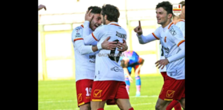 Il Messina è in palla e concede il bis: dopo il colpo grosso di Caserta – firmato da due reti di Emmausso – della settimana scorsa, i giallorossi battono anche l’insidioso Taranto nella 22ma giornata del girone C del campionato di serie C