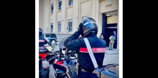 Un terreno di 3000 mq adibito a discarica, nel quale venivano sversati, a cielo aperto, rifiuti speciali: materiale ferroso, parti di vetture in disuso, componenti meccaniche e di carrozzeria, fusti di olio esausto, di solventi e vernici, contenitori di plastica e vetro, ed ogni tipo di materiale di risulta