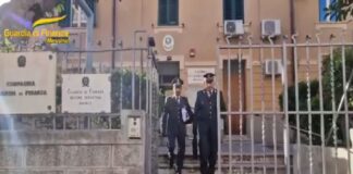 Finanzieri del Comando Provinciale di Messina hanno proceduto con successo alla confisca di beni del valore approssimativo di un milione di euro, in relazione a un individuo accusato di essere legato al cosiddetto “clan dei barcellonesi”, un ramo diretto della mafia siciliana, nota come “Cosa Nostra”
