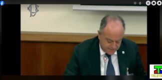 Nella mattinata di ieri i membri della Squadra Mobile di Salerno ed i componenti di quella di Catanzaro hanno eseguito un’ordinanza, emessa su richiesta di questa Procura della Repubblica dal Giudice per le Indagini Preliminari di Salerno, con la quale è stata disposta la custodia cautelare in carcere nei confronti di Salvo Gregorio Mirarchi per il delitto di minaccia a pubblico ufficiale aggravata dal metodo mafioso