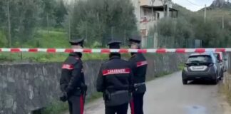 I carabinieri hanno fermato per omicidio e soppressione di cadavere Giovanni Barreca, il muratore 54enne che ha ucciso moglie e due figli ad Altavilla Micia, e la coppia di palermitani che avrebbero partecipato al triplice delitto