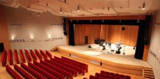 Oggi, giovedì 29 febbraio, con inizio alle ore 20.30, al Palacultura “Antonello”, andrà in scena lo spettacolo “Naples” a cura del gruppo teatrale messinese “I Fikissimi”