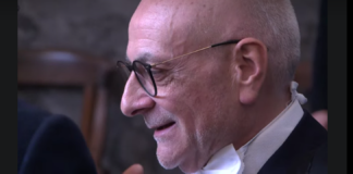 Si è insediato stamani a Palazzo Piacentini, nel corso di una cerimonia tenutasi al Piano Terra nell’Aula della Corte d’Assise… il nuovo Procuratore Capo della Procura della Repubblica di Messina…, il dottor Antonio D’Amato (nominato lo scorso 7 febbraio dal plenum del Csm dopo una selezione tra quindici candidati, tra cui la procuratrice capo facente funzioni, Rosa Raffa)