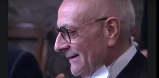 Si è insediato stamani a Palazzo Piacentini, nel corso di una cerimonia tenutasi al Piano Terra nell’Aula della Corte d’Assise… il nuovo Procuratore Capo della Procura della Repubblica di Messina…, il dottor Antonio D’Amato (nominato lo scorso 7 febbraio dal plenum del Csm dopo una selezione tra quindici candidati, tra cui la procuratrice capo facente funzioni, Rosa Raffa)