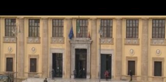 A quasi due anni dai fatti, è arrivata la condanna per il 67enne Carmelo Schirò: la giudice monocratica Maccarrone del Tribunale Penale di Messina, gli ha inflitto oggi 2 anni e 4 mesi di reclusione per le accuse di stalking e lesioni gravi