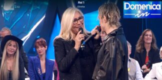 Una puntata speciale con la partecipazione di tutti i trenta cantanti della 74^ edizione del “Festival di Sanremo”: Domenica 11 febbraio, la diretta è iniziata alle 14.00 e durerà eccezionalmente fino alle 19.55 su Rai 1 e Rai Italia, dal Teatro Ariston di Sanremo, andrà in onda “Domenica In” condotta da Mara Venier