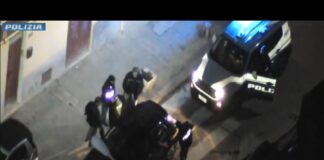 Gli agenti della Squadra Mobile e quelli del ‘Servizio centrale operativo’, su delega dei magistrati della Direzione distrettuale antimafia di Palermo, coordinata dal procuratore della Repubblica Maurizio de Lucia, nelle ore scorse hanno arrestato 9 persone accusate, a vario titolo, di associazione mafiosa, estorsione aggravata dal metodo mafioso, traffico di stupefacenti e detenzione illegali di armi