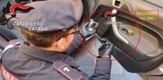 I controlli dell’Arma, potenziati in città e provincia per contrastare l’illegalità diffusa, con particolare attenzione ai reati in materia di armi, hanno permesso ai Carabinieri del Nucleo Radiomobile del Comando Provinciale di Catania di conseguire un ulteriore risultato operativo a vantaggio della sicurezza dei cittadini, denunciando un 18enne ed un minorenne, entrambi catanesi, per “detenzione abusiva di munizioni”