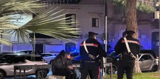 Proseguono in maniera costante anche nel fine settimana appena trascorso, visti i risultati positivi ottenuti, i servizi di presidio e controllo delle forze di polizia nelle zone del centro storico cittadino, in attuazione delle direttive del Ministro dell’Interno e secondo quanto concordato in sede di Comitato per l’Ordine e la Sicurezza Pubblica tra il Prefetto di Catania ed i vertici provinciali delle Forze di polizia