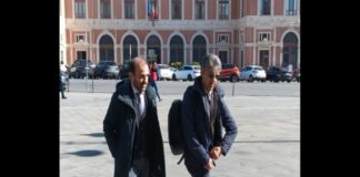 Nell’ambito dell’indagine condotta sulla gestione del torrente Catarratti-Bisconte, Maurizio Croce e Francesco Carmelo Vazzana hanno optato per il silenzio durante l’interrogatorio svoltosi ieri presso il Tribunale di Messina e presieduto dal Giudice per le indagini preliminari… Arianna Raffa, con la presenza dei sostituti procuratori della Procura della Repubblica… Liliana Todaro e Antonio Carchietti, incaricati del fascicolo