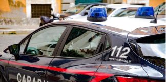 I Carabinieri della Sezione Operativa della Compagnia di Siracusa, coadiuvati dalla Squadrone eliportato Cacciatori di “Sicilia”, hanno arrestato un 21enne del luogo per detenzione abusiva di armi, munizionamento e stupefacenti