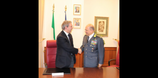 Il Comandante dei Reparti Speciali della Guardia di Finanza, Gen. C.A. Umberto Sirico, su delega del Comandante Generale Gen. C.A. Andrea De Gennaro, e il Procuratore della Procura Europea delegato per l’Italia, Dott. Andrea Venegoni, hanno sottoscritto un memorandum operativo per rafforzare la collaborazione tra il Corpo e la citata Autorità giudiziaria