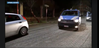 Blitz anti-droga a Messina: dalle prime ore della mattina, gli agenti della Polizia di Stato sono impegnati in un’operazione che ha portato all’esecuzione di 10 misure cautelari (4 arresti), legate alle recenti indagini coordinate dalla Direzione Distrettuale Antimafia di Messina e condotte dalla Squadra Mobile su un’associazione per delinquere (verticisticamente strutturata), finalizzata alla detenzione e al traffico di stupefacenti