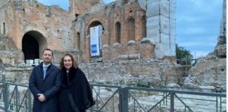 Sono iniziati al Teatro Antico di Taormina i lavori di restauro conservativo del “porticus post scaenam”, il retro della scena che si apre a sud sul grandioso paesaggio dell’Etna e del mare