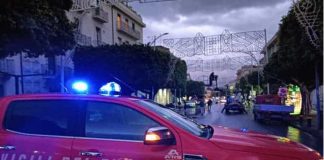 La via Tommaso Cannizzaro a Messina…, è chiusa al transito in entrambe le direzioni in un lungo tratto in prossimità della chiesa Madonna della Mercede