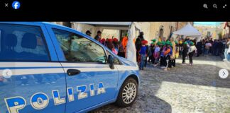 Nel Comune di Gerace, uno dei borghi più belli d’Italia, si sono svolte le celebrazioni del 172° anniversario della fondazione della Polizia di Stato: l’evento ha avuto inizio con la deposizione di una corona ai Caduti della Polizia di Stato presso il Commissariato di Siderno