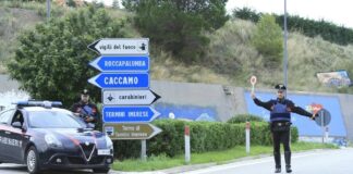 I carabinieri del reparto Territoriale di Termini Imerese e della compagnia di Cefalù, hanno notificato l’Avviso di conclusione delle indagini, della procura della Repubblica di Termini Imerese, nei confronti di cinque indagati, tra i 20 e 29 anni, tutti originari e residenti a Palermo, accusati a vario titolo di furto aggravato in concorso e furto in abitazione ed aggravato