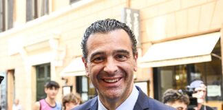 Arresti domiciliari per corruzione per il sindaco dimissionario di Avellino, Gianluca Festa: questa mattina i carabinieri del comando provinciale irpino e militari della guardia di finanza hanno eseguito nei suoi confronti una ordinanza di custodia cautelare emessa dal gip del tribunale di Avellino su richiesta della procura irpina