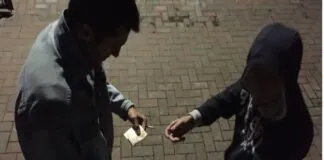 Negli giorni scorsi gli agenti della Polizia di Stato del Commissariato di P.S. Ladispoli hanno eseguito un’ordinanza cautelare emessa dalla Procura della Repubblica presso il Tribunale di Civitavecchia nei confronti di una donna ed un uomo resisi responsabili di detenzione e spaccio di sostanze stupefacenti, in concorso tra loro, nonché, il sequestro preventivo finalizzato alla confisca di un appartamento acquistato dai due indagati con il denaro provento dell’illecita attività