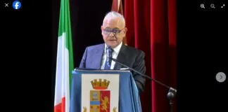 Dopo 4 anni e mezzo alla guida della Questura di Trapani il dr. Salvatore La Rosa lascerà la provincia il prossimo 5 maggio: lo scorso 26 marzo, il Consiglio dei Ministri, su proposta del Ministro dell’Interno, ha nominato il dr. La Rosa Dirigente Generale di Pubblica Sicurezza… un traguardo personale ed un riconoscimento professionale che giungono a coronamento di un percorso prestigioso e poliedrico, caratterizzato da una diversificazione degli incarichi man mano assunti, sempre in contesti territoriali difficili – sovente condizionati dalla presenza pervasiva della criminalità organizzata – ove il dr. La Rosa si è distinto, oltre che per i brillanti risultati operativi nell’ambito della Polizia giudiziaria, anche nell’eccellente gestione di eventi e fenomeni – come quello migratorio – particolarmente complessi sotto il profilo dell’ordine e della Sicurezza Pubblica