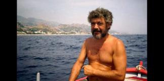 “Matteo, conosciuto come Uccio, ha un legame da sempre con Cola: come Cola, appena ha guardato oltre le mura di casa, ha incontrato il blu del mare… un blu di vento e di sole, che sa di sapienza antica, di avventura e di sale”