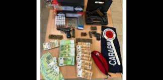 I Carabinieri della Compagnia di Gioia Tauro, supportati da miliari dello Squadrone Eliportato Cacciatori di “Calabria” di Vibo Valentia, che hanno effettuato una operazione di Polizia finalizzata al rinvenimento di armi, munizioni e materiale esplodente