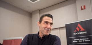 ‘“Classi separate” per i disabili…, la proposta di Roberto Vannacci, il generale candidato con la Lega alle prossime elezioni europee, ha scatenato una bufera di polemiche: il generale, non nuovo all’espressione di opinioni choc, ha spiegato venerdì il suo pensiero in un’intervista a La Stampa, dove tra le altre cose definisce anche Mussolini “uno statista”, dice che gli italiani “hanno la pelle bianca” e che l’aborto “non è un diritto”… ma è soprattutto l’idea riguardante i disabili e la scuola che ha indignato la politica’