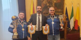 Primo e secondo posto per i due giocatori messinesi al campionato del mondo di dama italiana, disputatosi a Roma dal 20 al 28 aprile scorsi: Damiano Sciuto si è aggiudicato con merito il primo posto, mentre Michele Maijnelli consolida al secondo posto il dominio messinese nel campionato del mondo di uno dei giochi da tavolo più famosi in assoluto