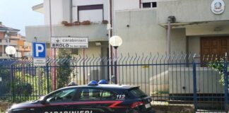 Nella serata di lunedì scorso, i Carabinieri della Stazione di Brolo, in esecuzione dell’ordine per la carcerazione emesso dall’Ufficio Esecuzioni Penali della Procura della Repubblica presso il Tribunale di Patti, hanno arrestato un 47enne del luogo, condannato ad anni 3 e mesi 6 di reclusione per il delitto di maltrattamenti contro familiari o conviventi, aggravato, commesso dall’anno 2019 fino al febbraio del 2021, in danno dell’allora moglie convivente e della loro figlia che, all’epoca dei fatti, era minorenne