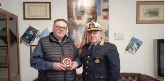 Ieri, presso il Comando del Corpo della Polizia Municipale di Messina, si è svolta una significativa visita ufficiale del Cappellano Don Gianfranco Centorrino: l’incontro è stato organizzato per porgere gli auguri di un proficuo lavoro al nuovo comandante Giovanni Giardina