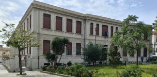 Nella sua qualità di consigliere comunale e capogruppo di Fratelli d’Italia, Libero Gioveni… presenta un’interrogazione indirizzata al Sindaco di Messina Federico Basile ed all’assessore alle politiche ambientali Francesco Caminiti in merito all’invasione di topi che infesta la scuola Luigi Boer di via Palermo… in conseguenza della quale è stata evacuata