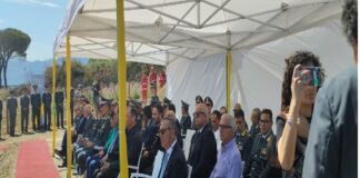 Si è svolta ieri mattina, al km 67 della S.S. 113 a Patti, nell’ambito delle iniziative correlate alla celebrazione del 250° anniversario della fondazione del Corpo della Guarda di Finanza e previa autorizzazione di Palazzo dei Leoni, la cerimonia di messa a dimora di 250 alberelli di leccio e corbezzolo su un terreno colpito dai gravi incendi dello scorso anno che hanno interessato il territorio pattese di Tindari e ricadente nella Riserva Naturale Orientata “Laghetti di Marinello” di competenza della Città Metropolitana di Messina